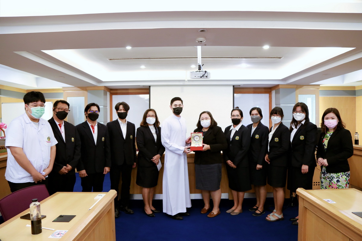 Visitors from Assumption College Rayong Visited AU