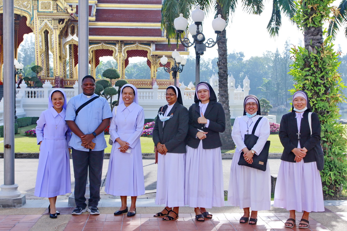 Group of The Priests Visited AU